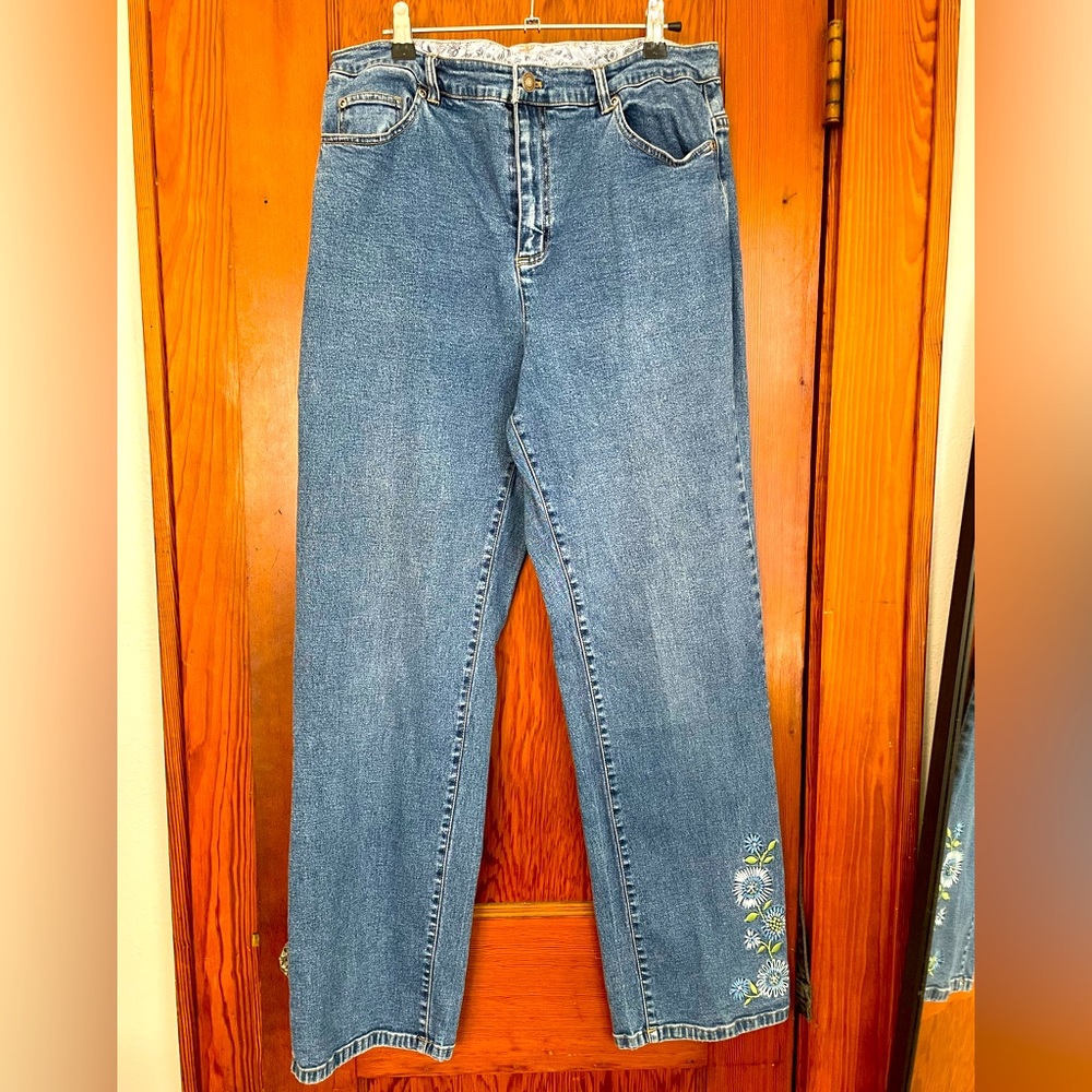 Y2K Embroidered Mom Jeans
